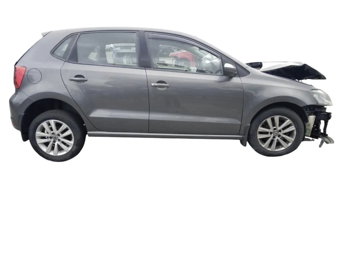 2014 VOLKSWAGEN POLO For Breaking/Dismantling - Image 2