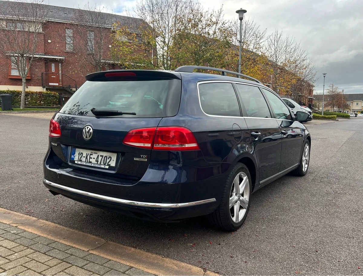 Volkswagen Passat 2012 - Image 3