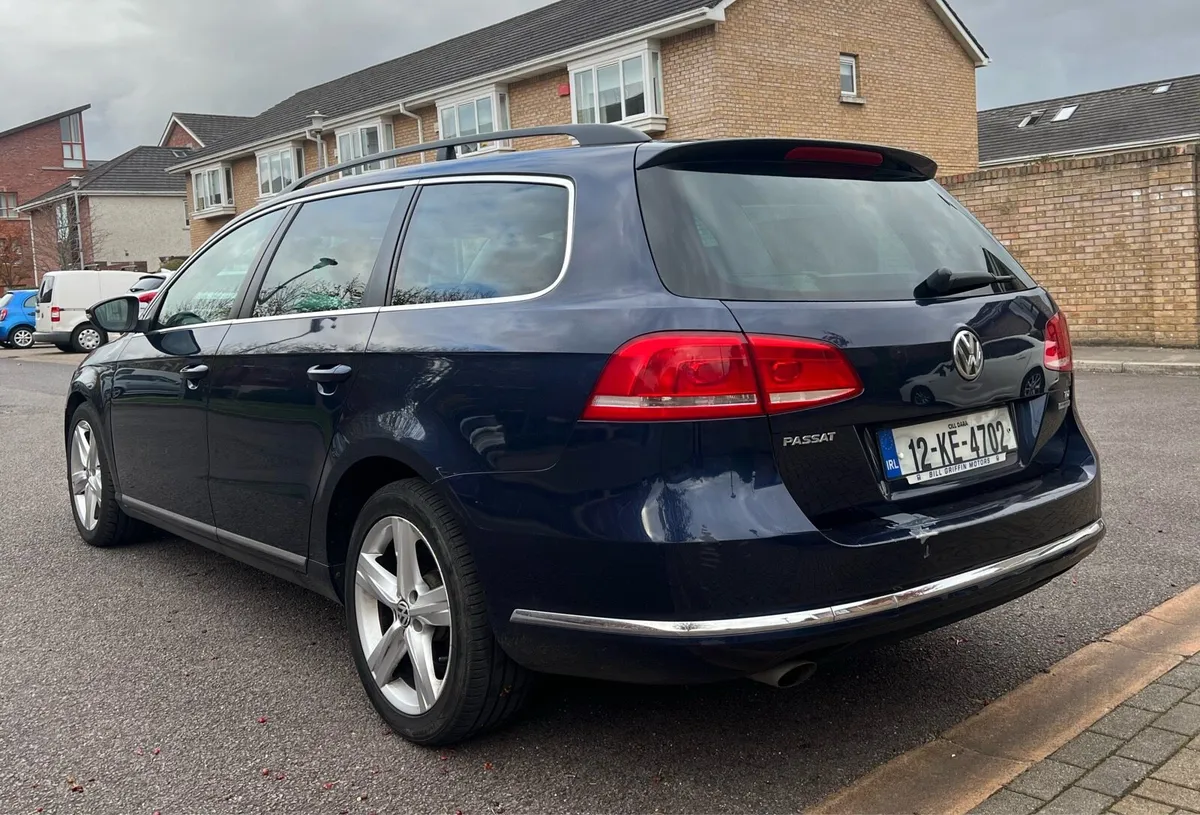 Volkswagen Passat 2012 - Image 4