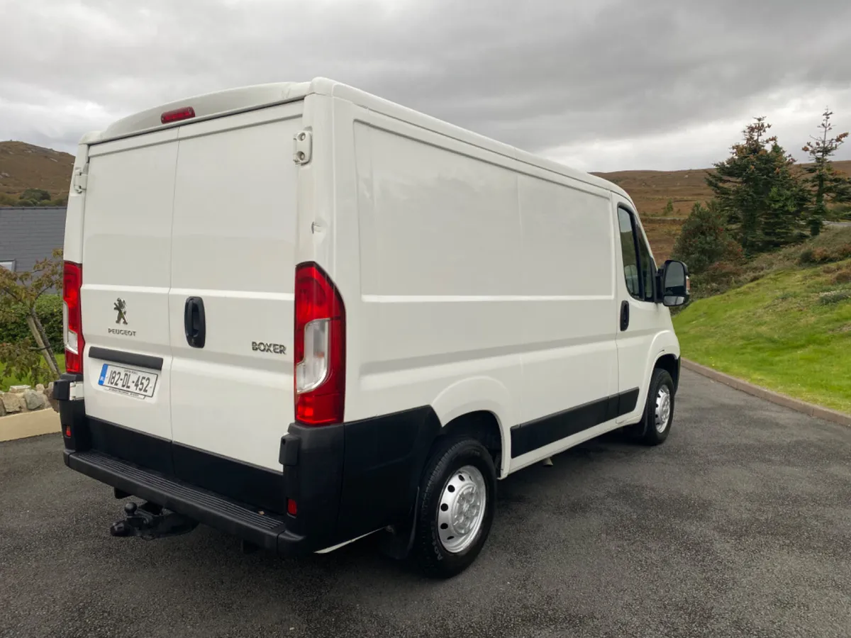 Peugeot Boxer LOW MILEAGE - Image 3