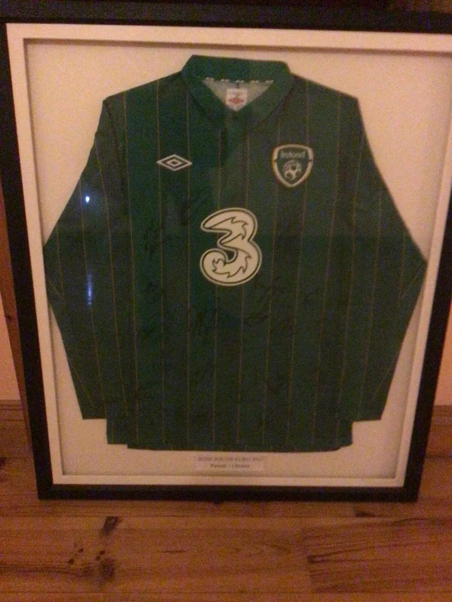 Irish squad euros 2012 signed shirt - Image 1