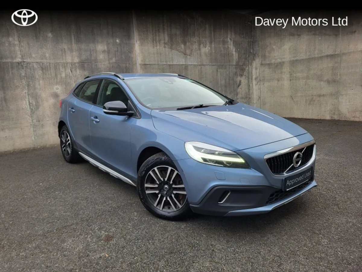 Volvo V40 2.0 D2 Crosscounty Nav  5DR A 40 Series - Image 1