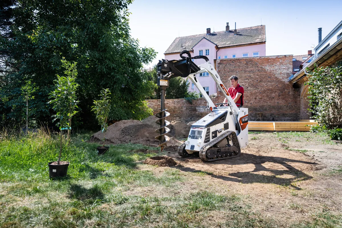 Bobcat MT100 Stand on Track Loader - Image 3