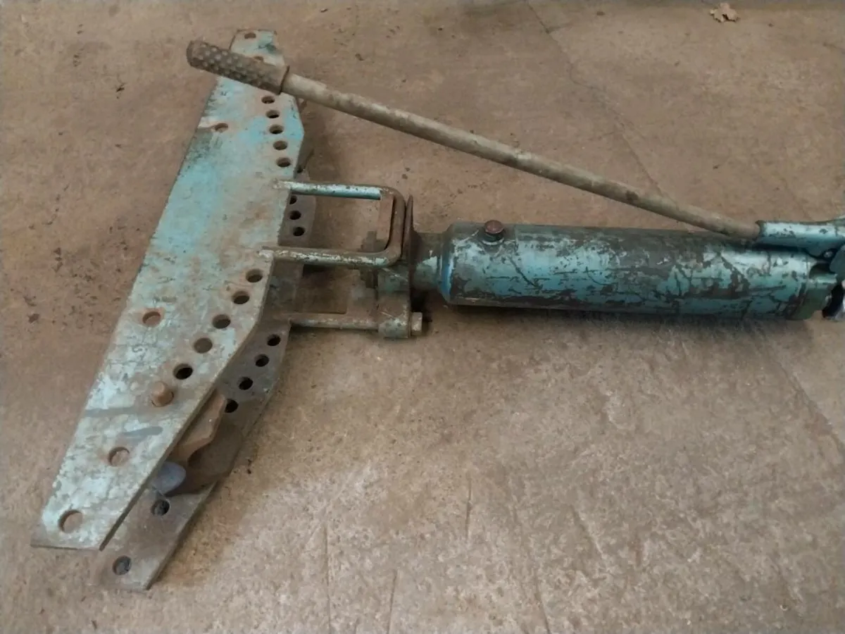 Hydrolic bender - Image 1