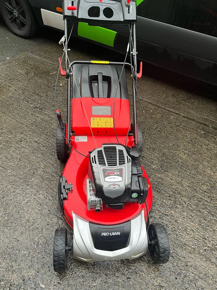 Used Push 22” Pro Lawn Briggs&Stratton 675exi - Image 2