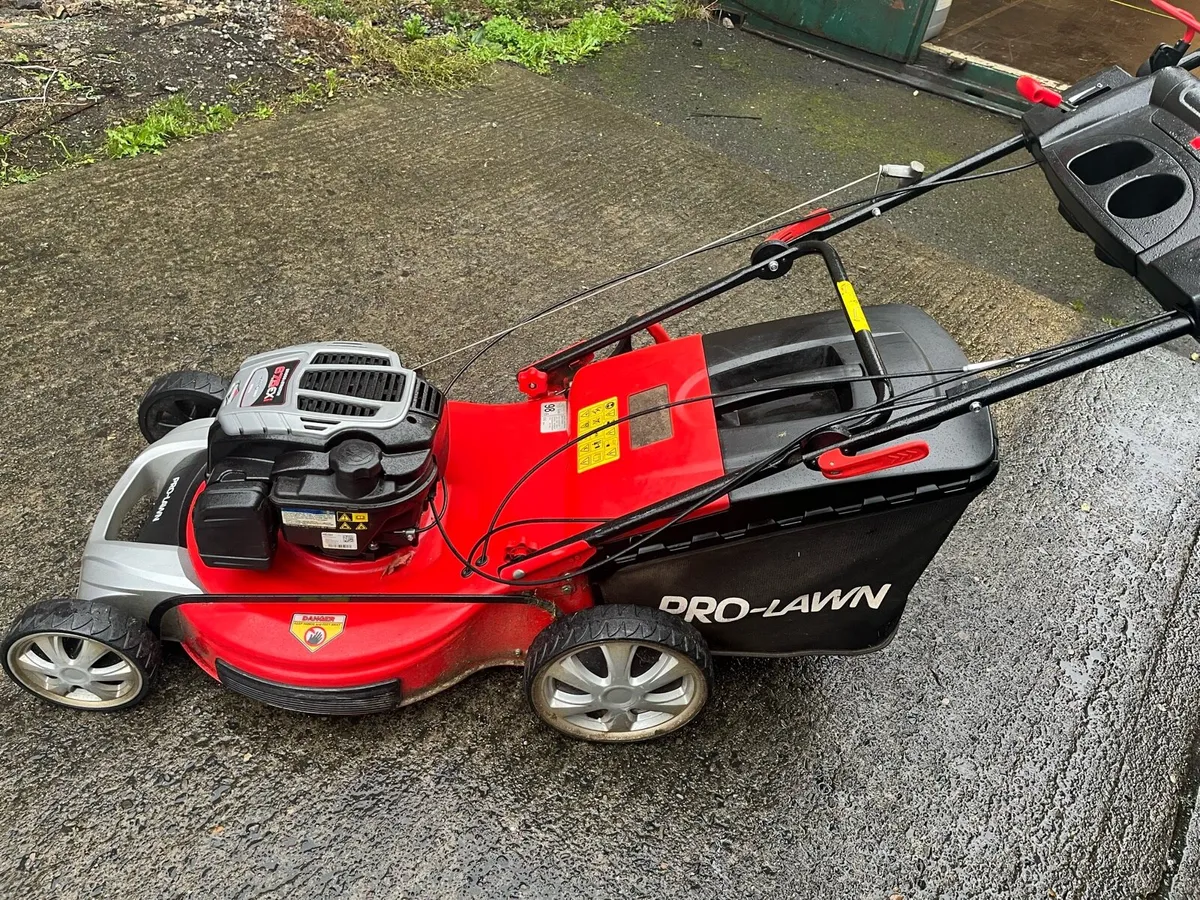 Used Push 22” Pro Lawn Briggs&Stratton 675exi - Image 1