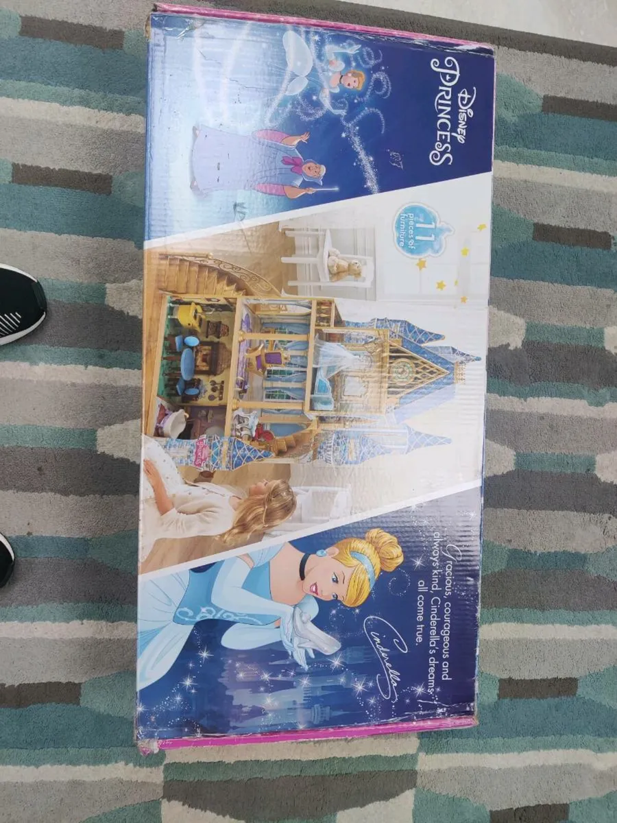 Cinderella Castle (Doll House) - Image 1