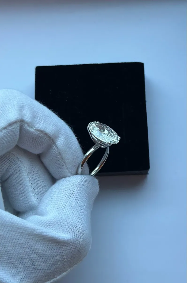 6 CARAT DIAMOND RING - Image 3