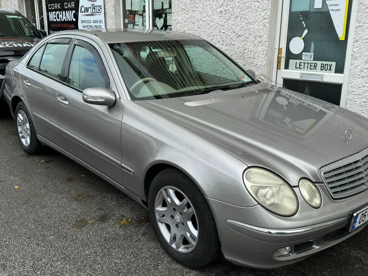 Mercedes E200 - Image 2