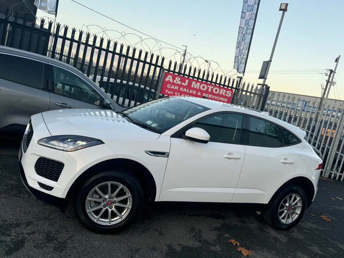 19 Jaguar E-Pace 2.0 Diesel - Image 2