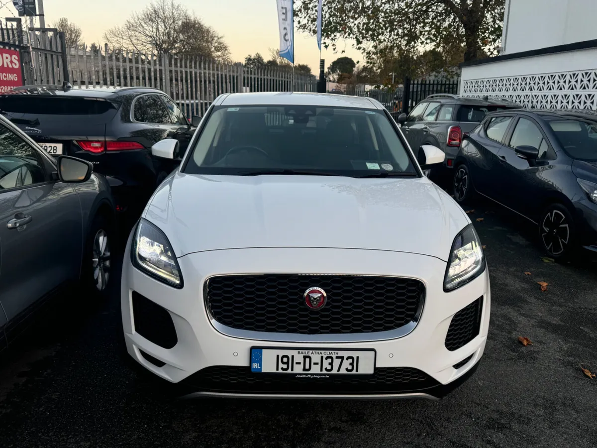 19 Jaguar E-Pace 2.0 Diesel - Image 4