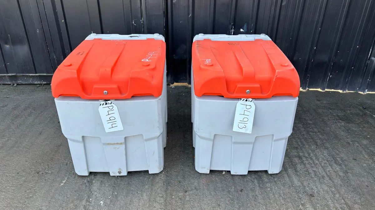 Choice of 2 Fuel Bowsers 230L - Image 2