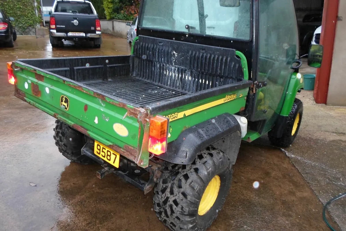 JOHN DEERE GATOR - Image 2