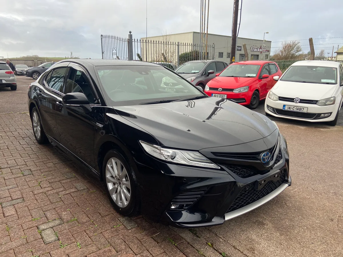 Toyota Camry hybrid x sport - Image 2
