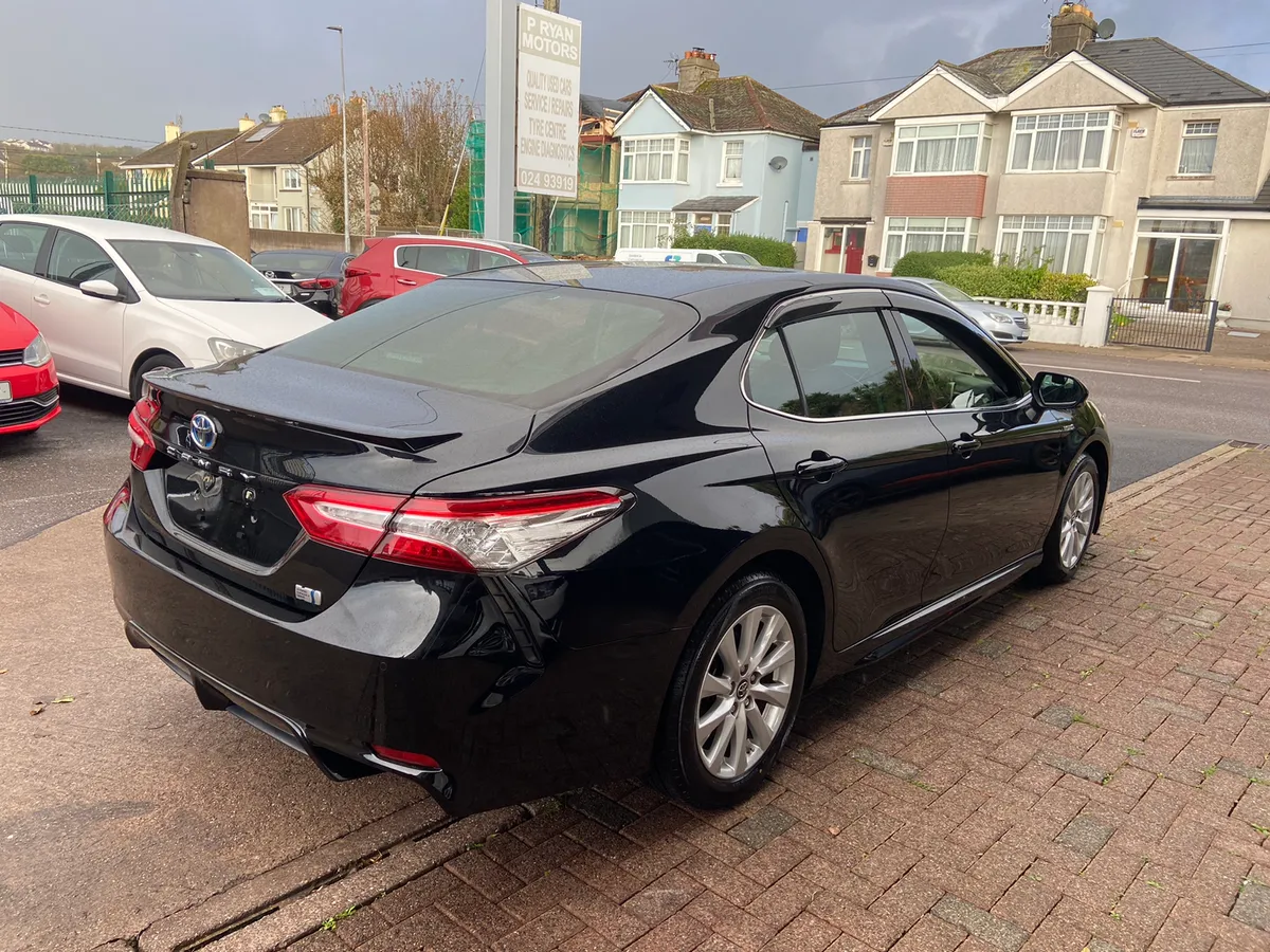 Toyota Camry hybrid x sport - Image 3