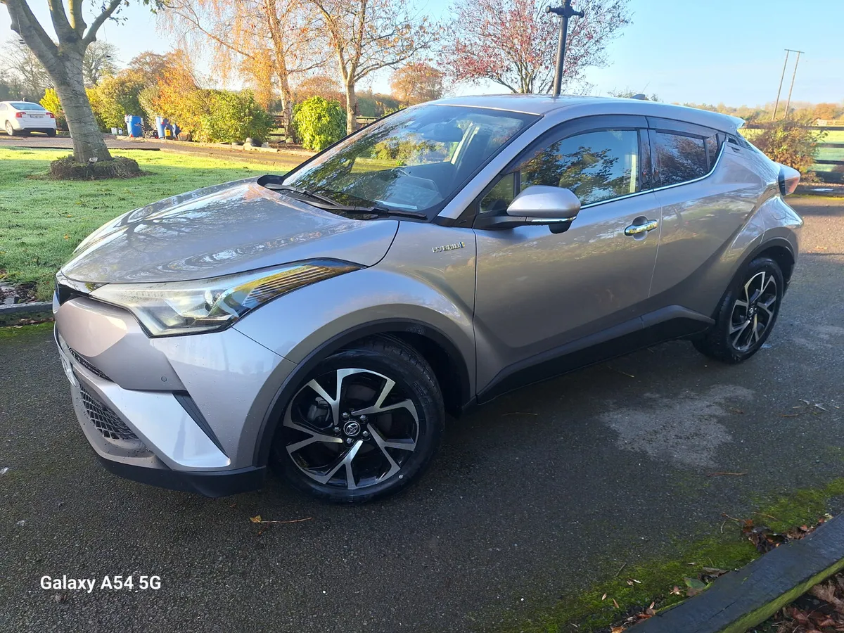 TOYOTA C-HR 1.8 HYBRID AUTO - Image 1