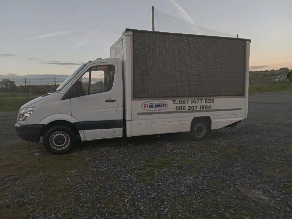 07 Mercedes sprinter dox   led screen - Image 2