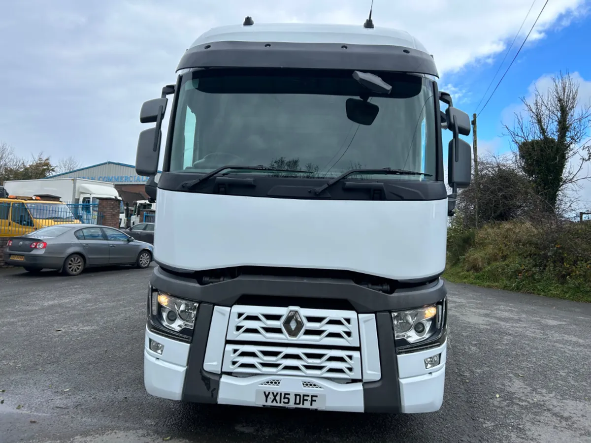 2015 Renault t380 4x2 26ft dropside flat - Image 2