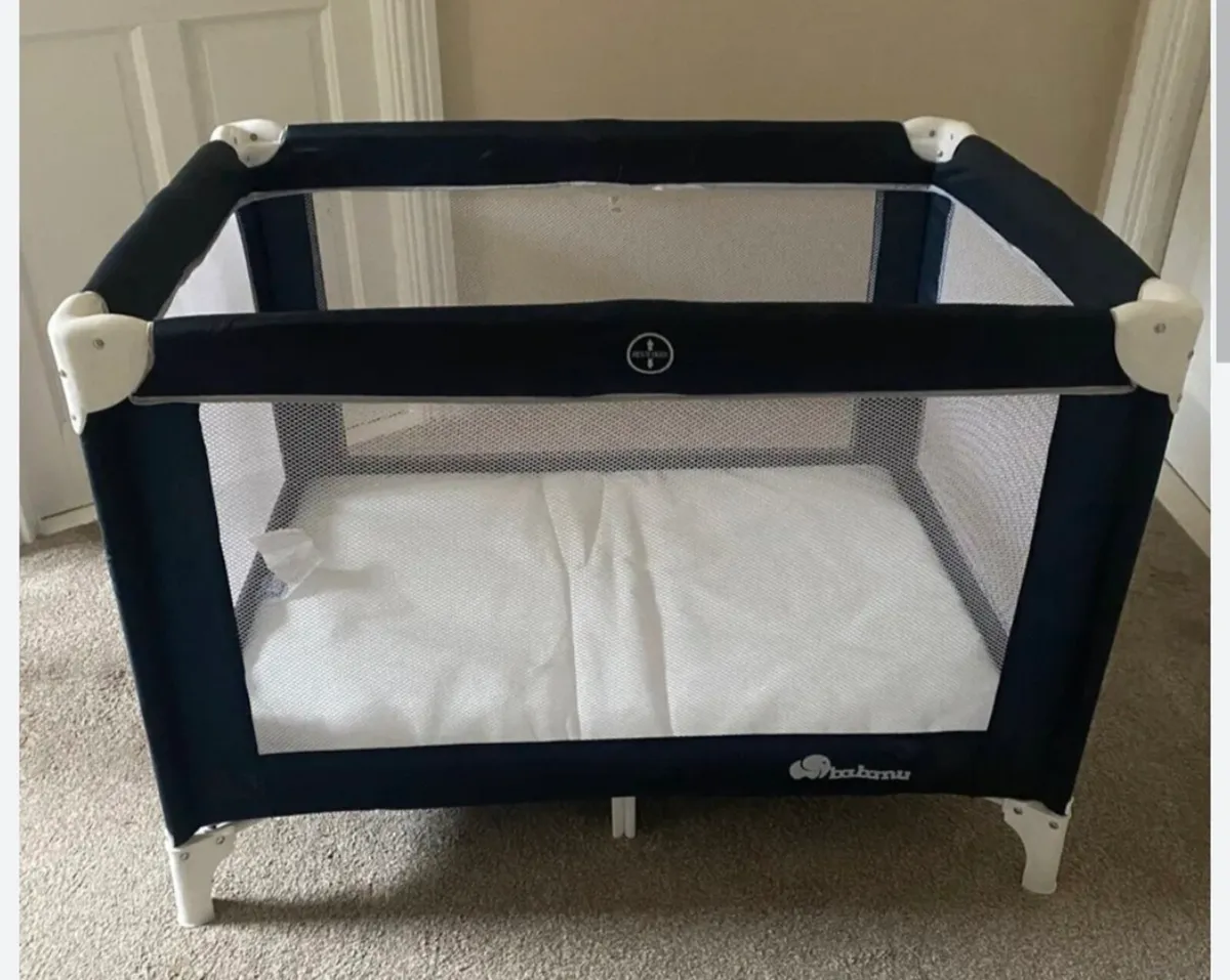 Travel cot - Image 1