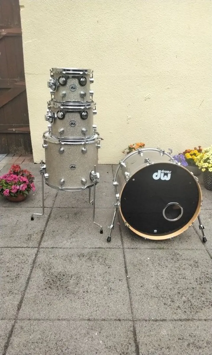 Dw Collectors (broken Glass) 10',12',16',& 22' for sale in Co. Louth