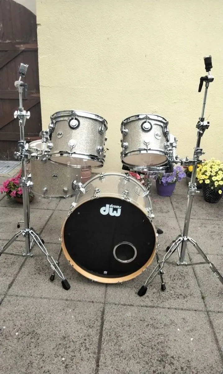 Dw Collectors (broken Glass) 10',12',16',& 22' for sale in Co. Louth