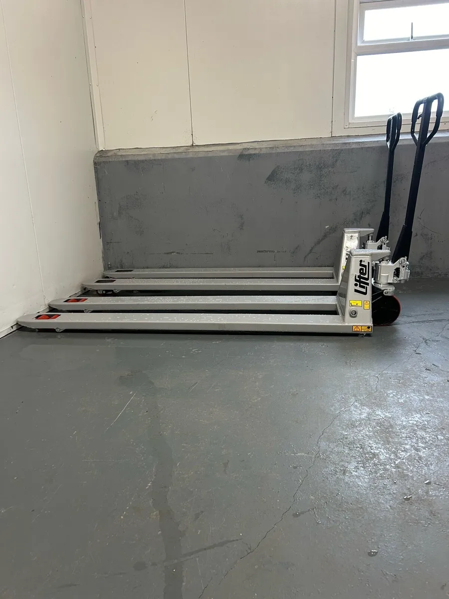 Pallet Truck - Image 1