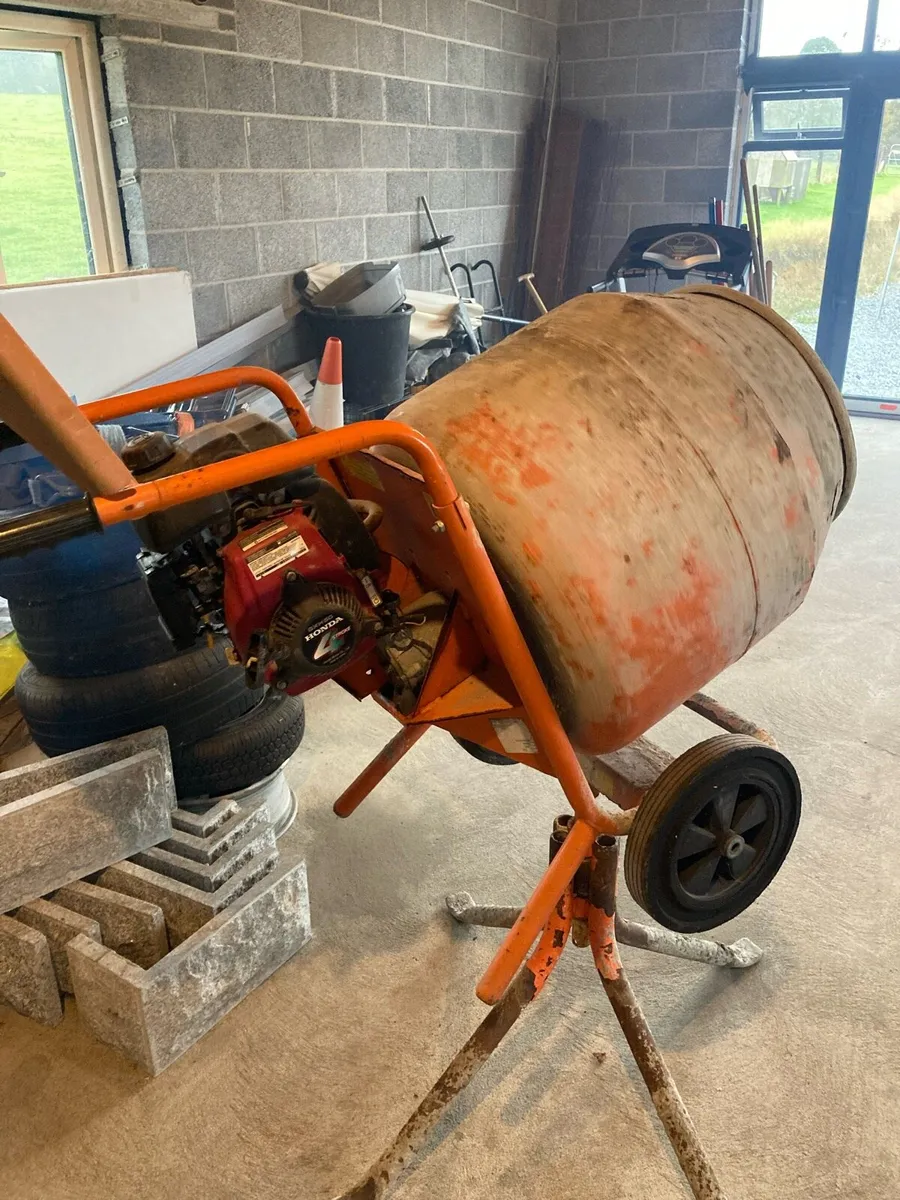 Cement mixers for sale in Co. Carlow for €600 on DoneDeal
