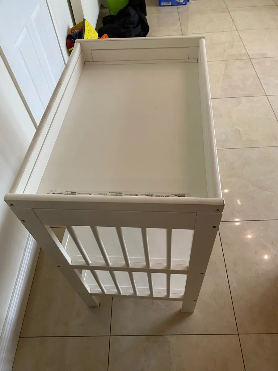 Changing table - Image 4