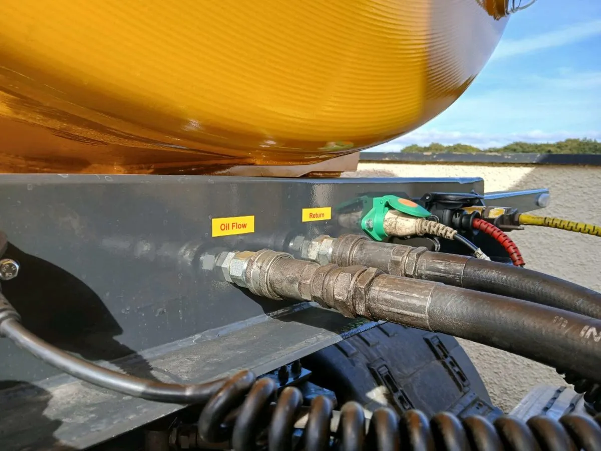 Conor 6500 Gallon Vacuum Tanker - Image 3