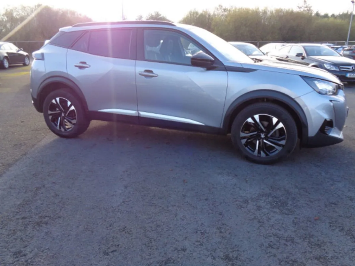 Peugeot 2008 Allure 1.2 Petrol 5 Dr Suv - Image 3