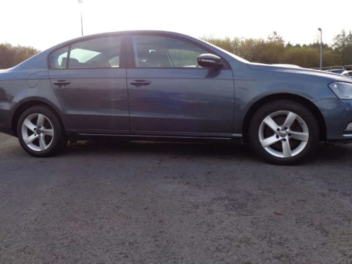 Volkswagen Passat 1.6 TDI S Bluemotion Tech 4DR - Image 2