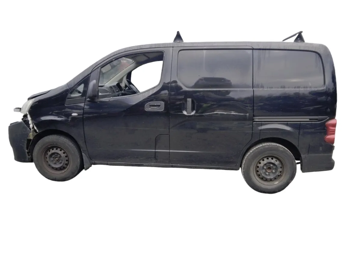 2015 NISSAN NV200 For Breaking/Dismantling - Image 2