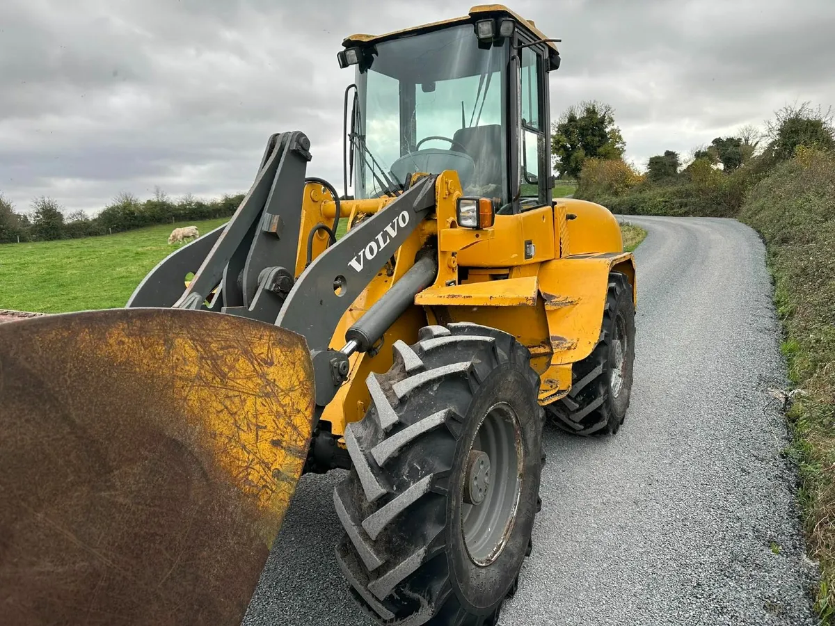 2000 VOLVO L40 LOADER **NO VAT** - Image 3