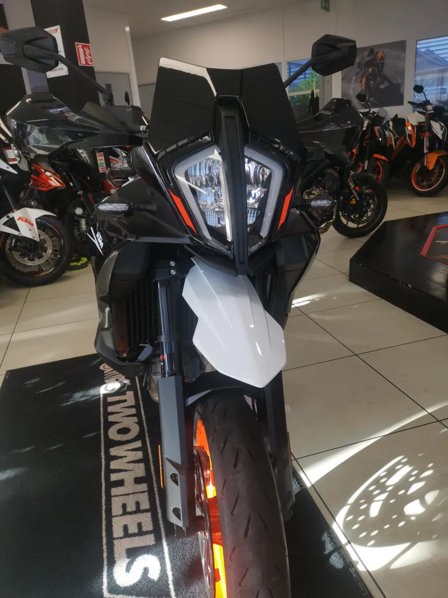 KTM 890 SMT**Ex Demo**with Tech Pack - Image 2