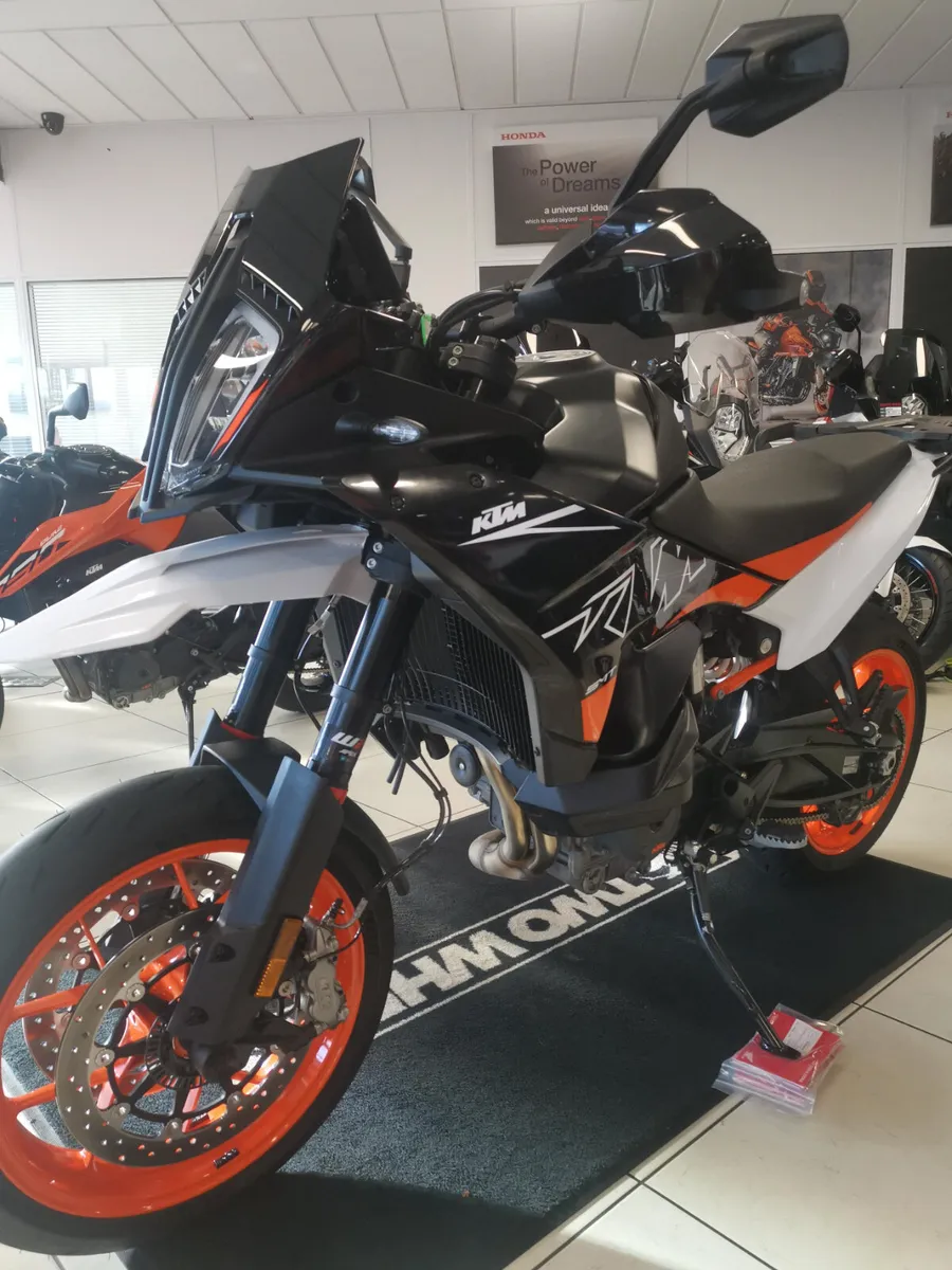 KTM 890 SMT**Ex Demo**with Tech Pack - Image 4
