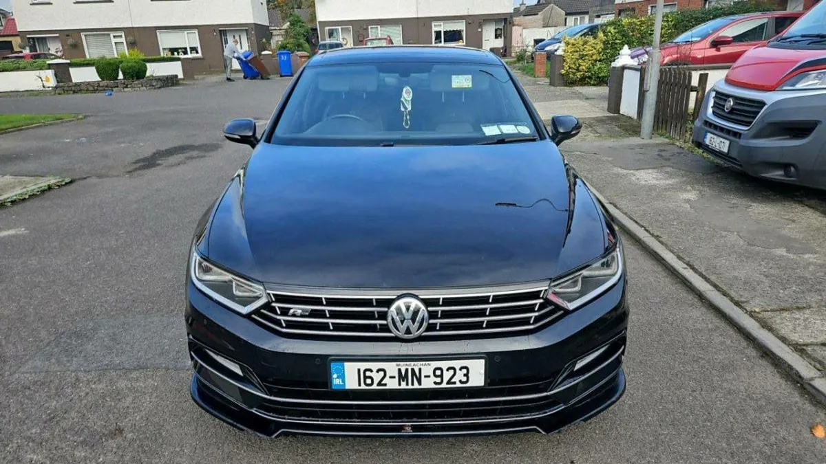 Volkswagen passat r line - Image 2