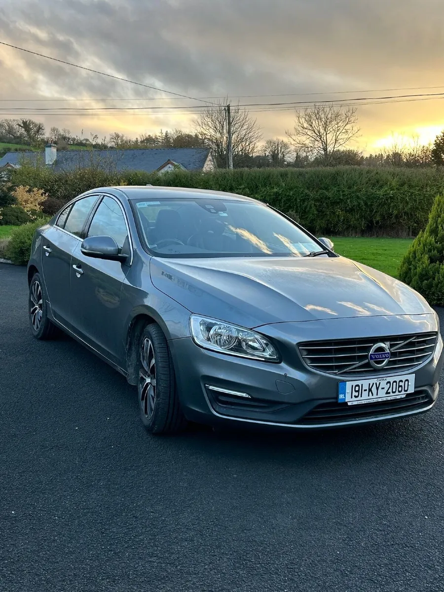 Volvo S60  D2 SE 4 DR 2019 - Image 1