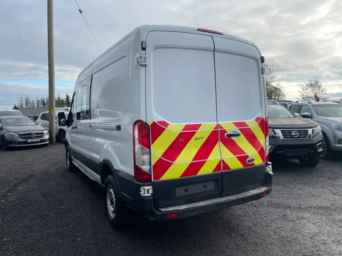 Ford Transit - Image 4
