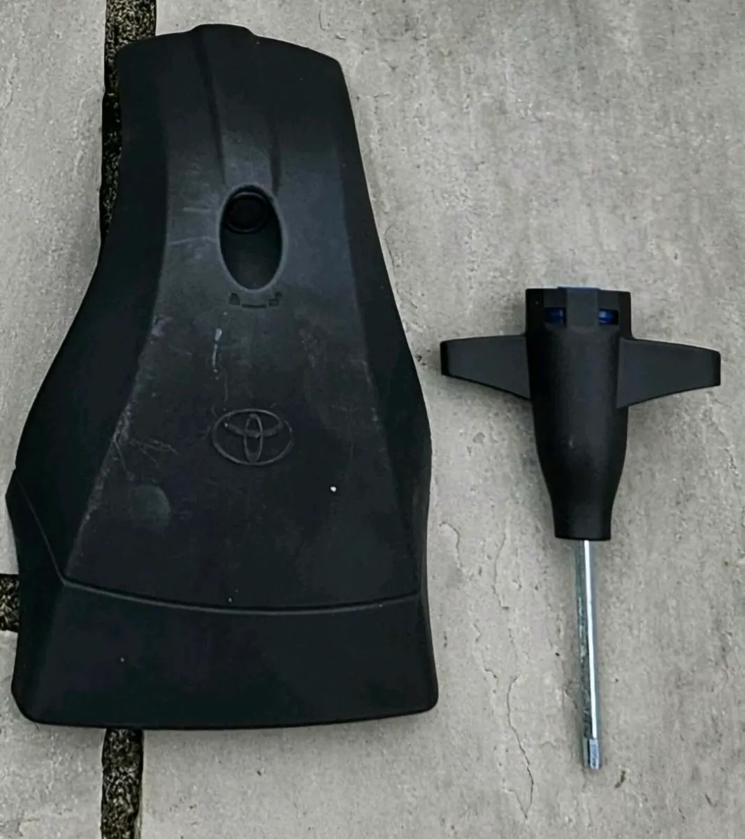 Genuine Toyota C-HR Roof Rack - Image 3