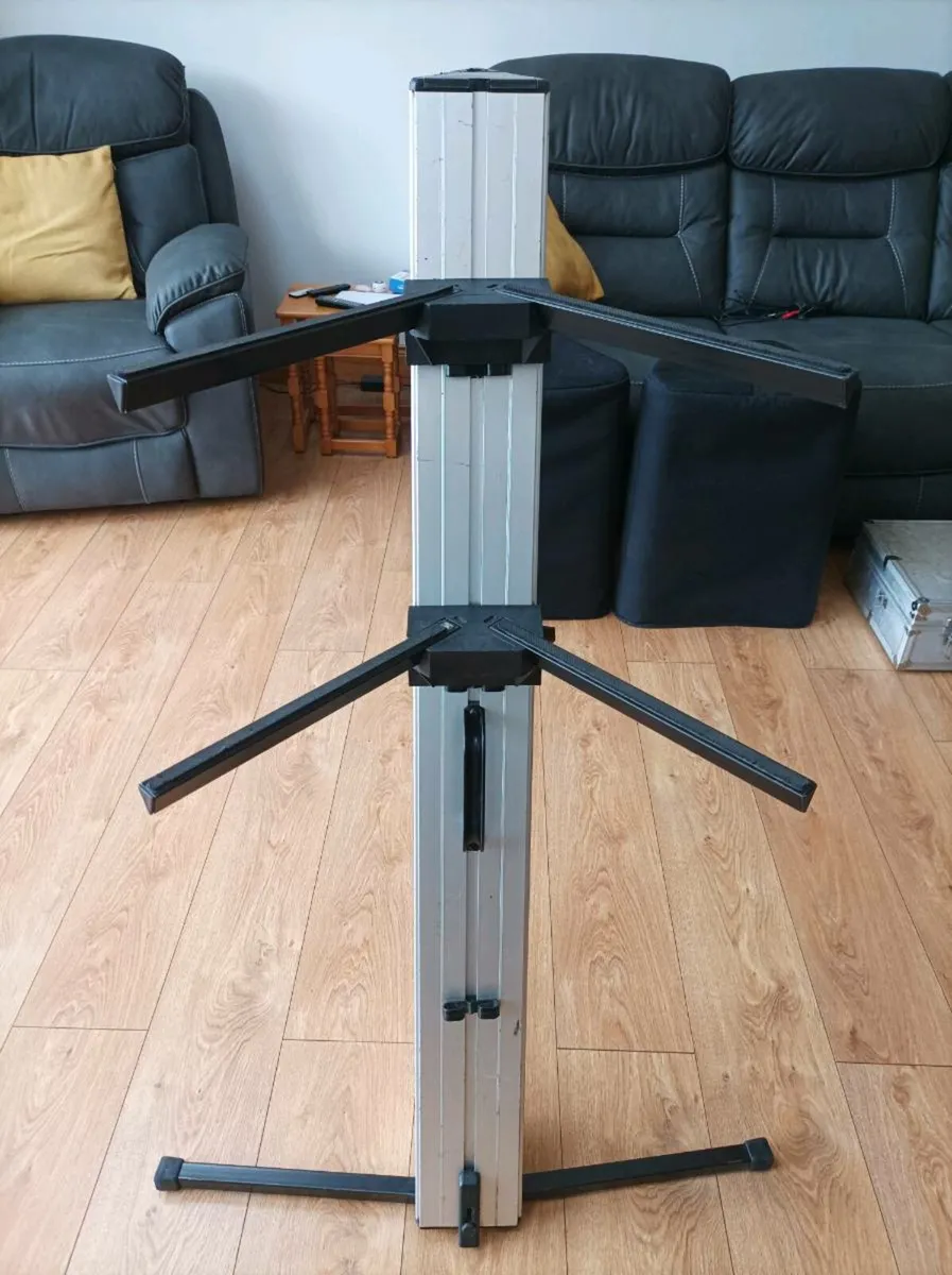 Double keyboard stand - Image 1