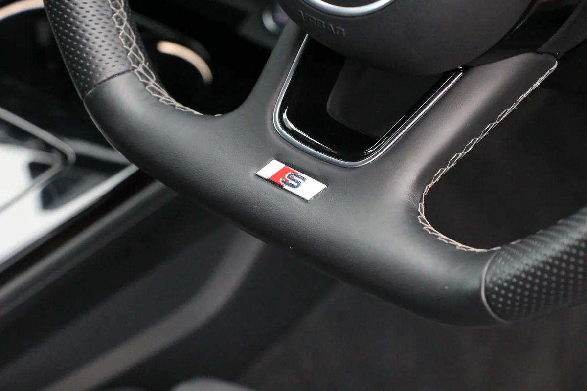 A4 Black Edition * Virtual Cockpit * Extra spec - Image 1