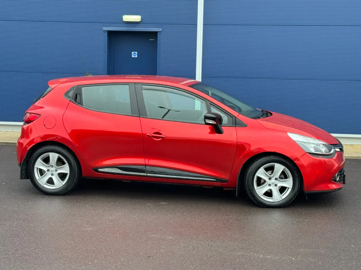 Renault Clio 2014 Immaculate condition - Image 4