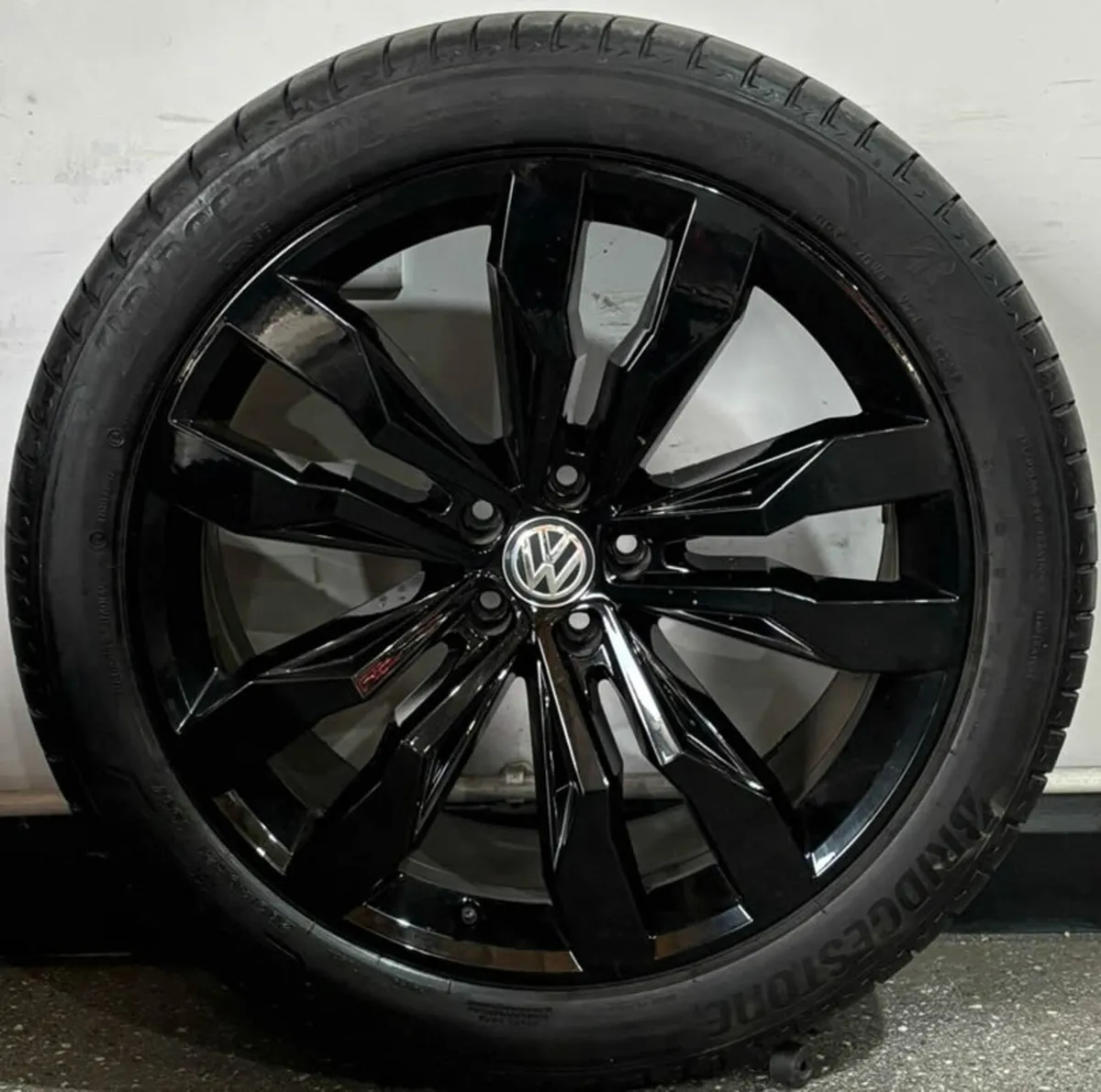 21" Genuine Touareg Suzuka Alloy Wheels & Tyres - Image 4