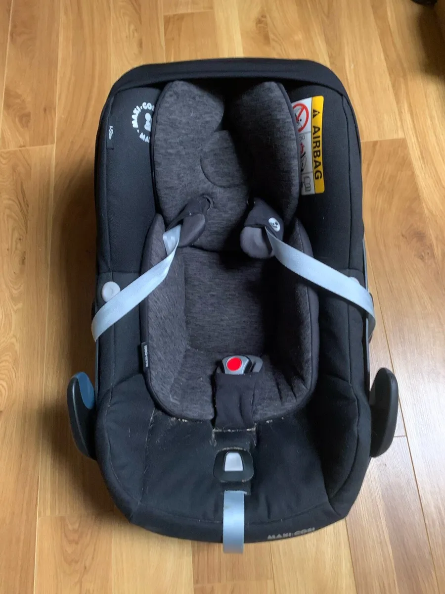 Maxi Cosi Pebble car seat and base for sale in Co. Mayo for 75 on DoneDeal