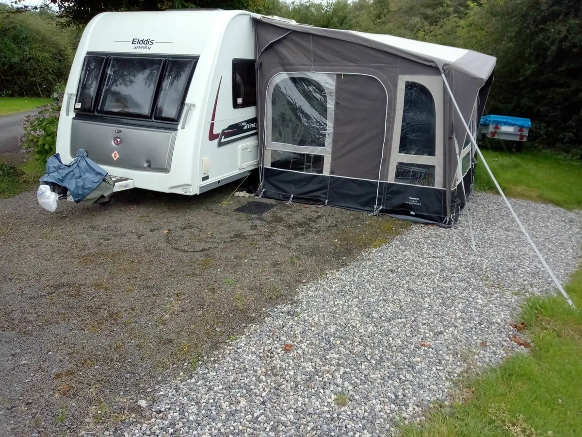 Caravan and awning - Image 1