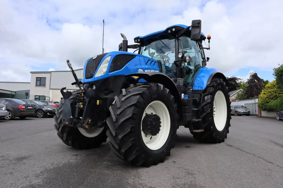 New Holland T7.230 - Image 2