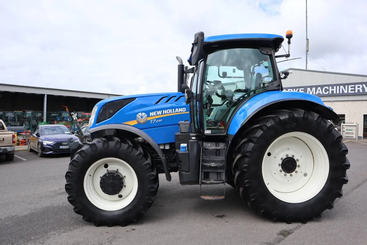 New Holland T7.230 - Image 3