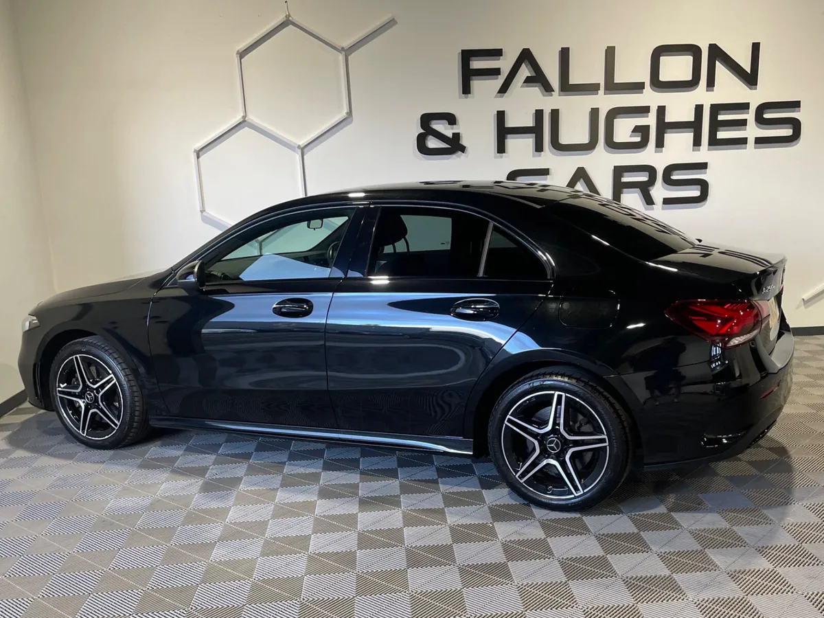 Mercedes Benz A CLASS A250e 1.3 AMG NIGHT EDITION - Image 3