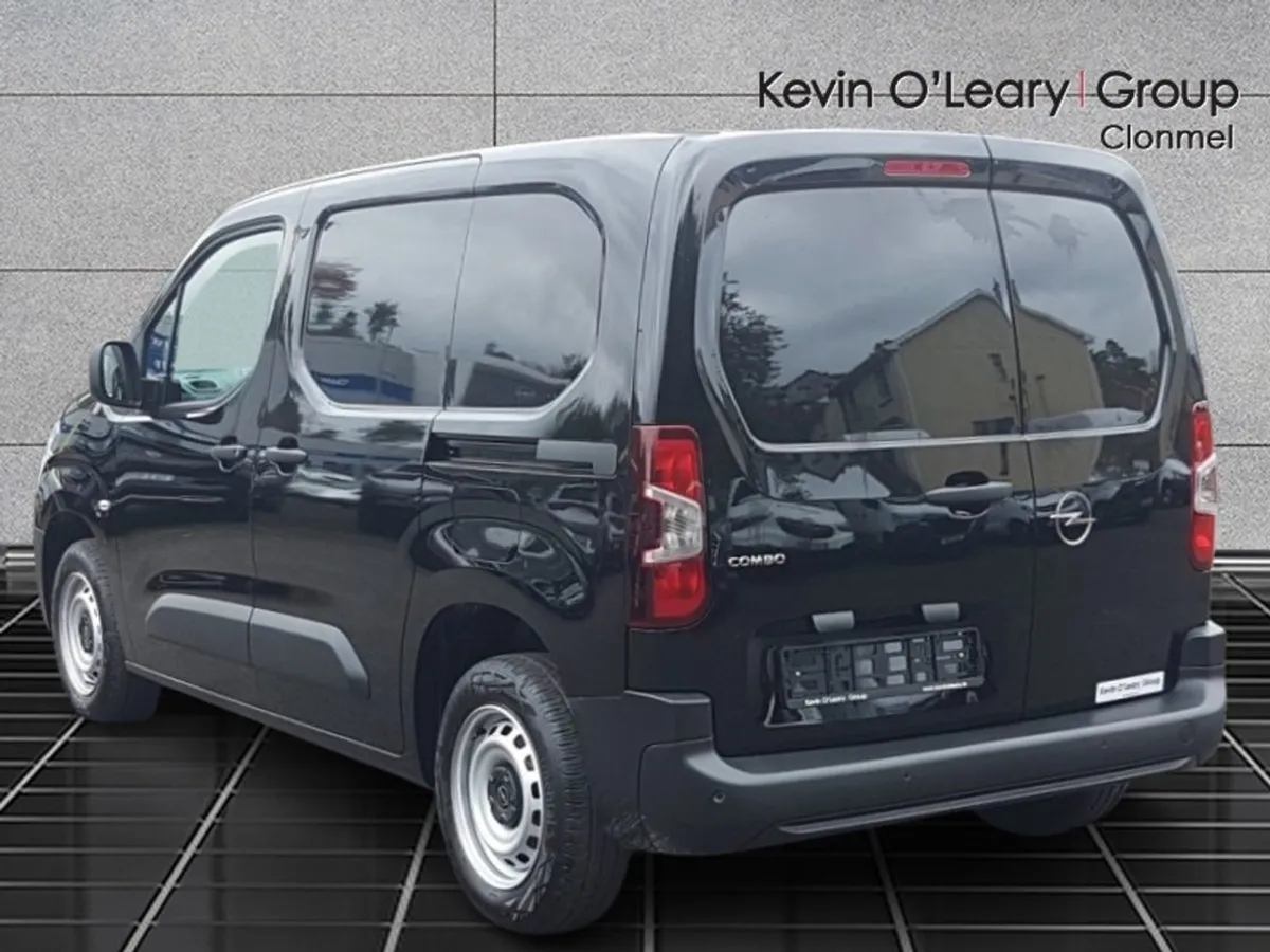Opel Combo Combo 19 Komf L1h1-1.5 100BHP D - Image 4
