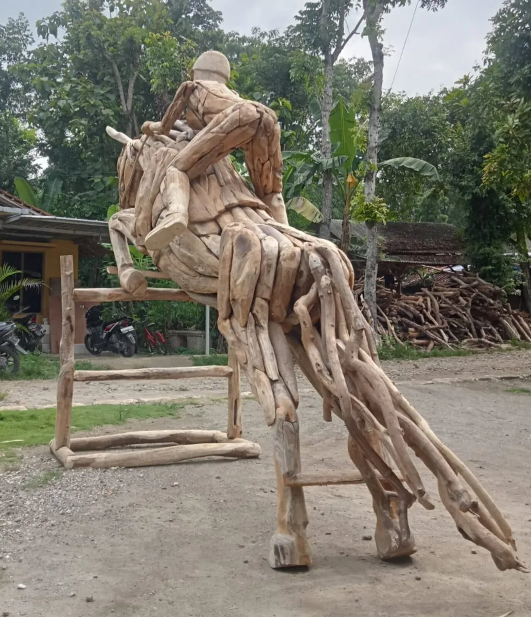 Jumping horse - Image 4